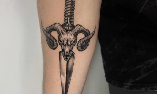 Realism Dagger