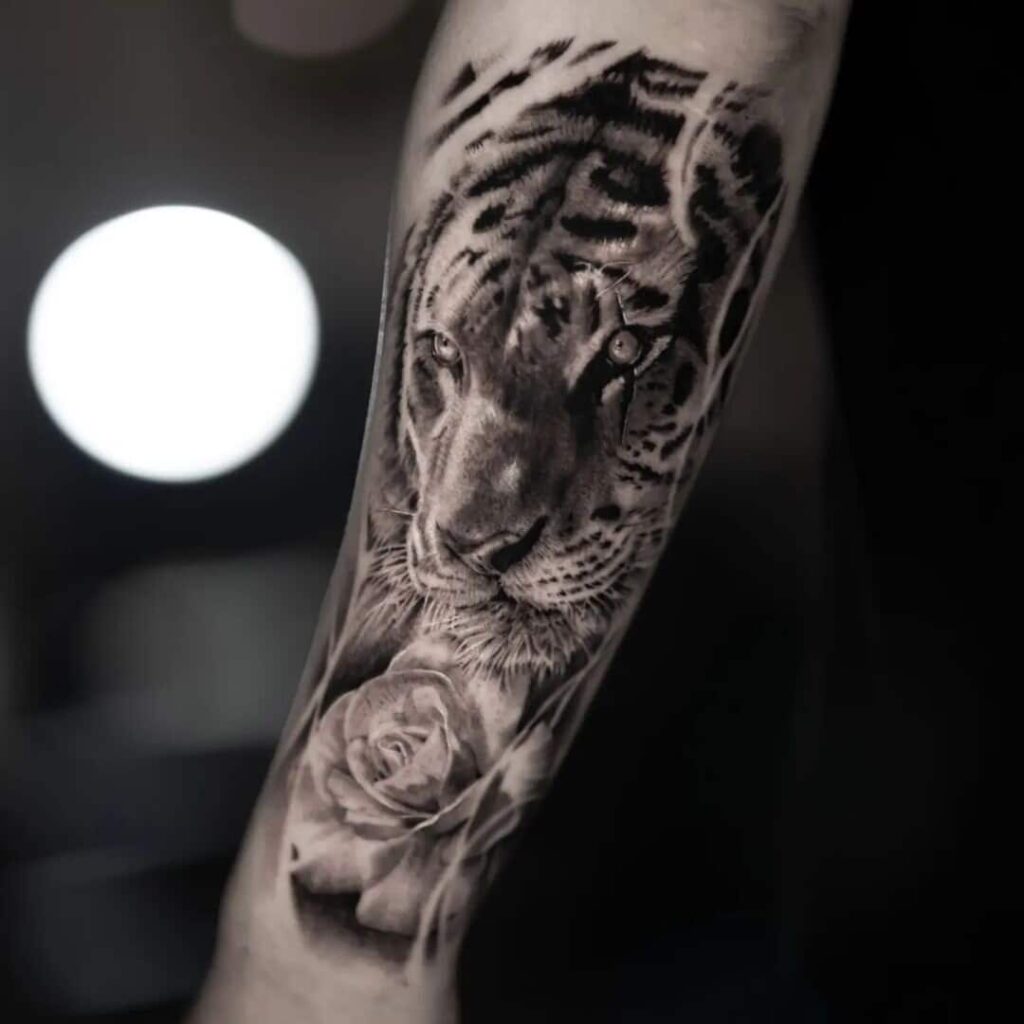 Mantle Tattoo_downtown Los Angeles_realism tattoo_tiger