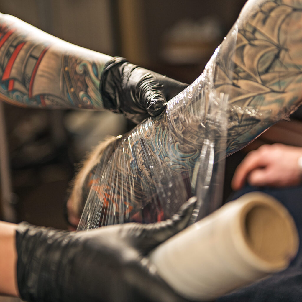 tattoo second skin, saniderm, how long to keep saniderm on tattoo